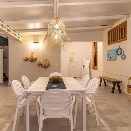 Larabesque Apartment