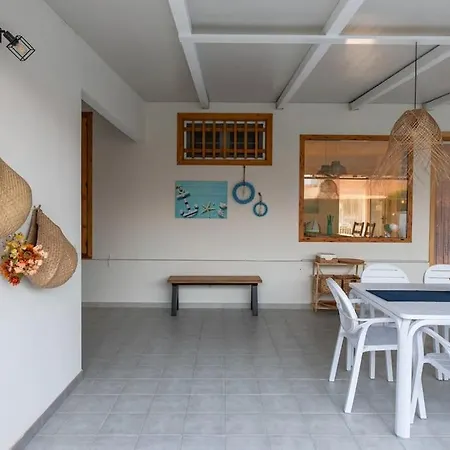 Larabesque Apartment